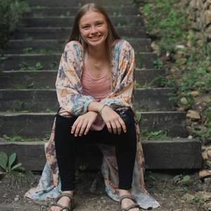 Meet your Posher, Alyson